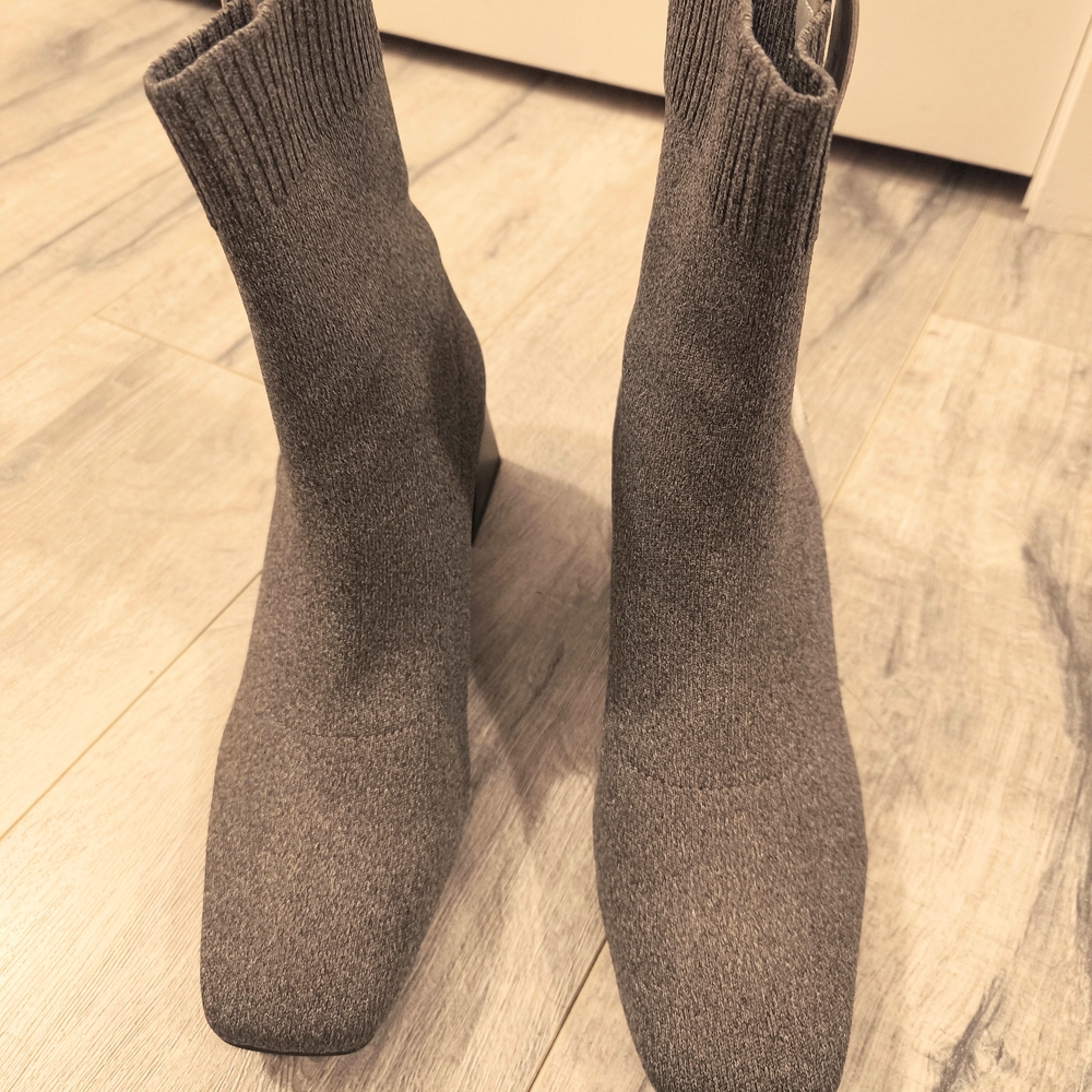Vivaia Boots Rafaella 8.5 - Picture 2 of 5